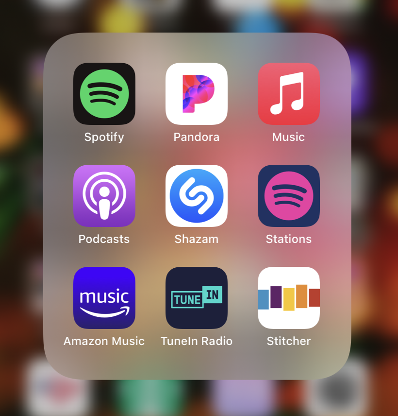 iconos de aplicaciones de servicio de música en la pantalla del iPhone