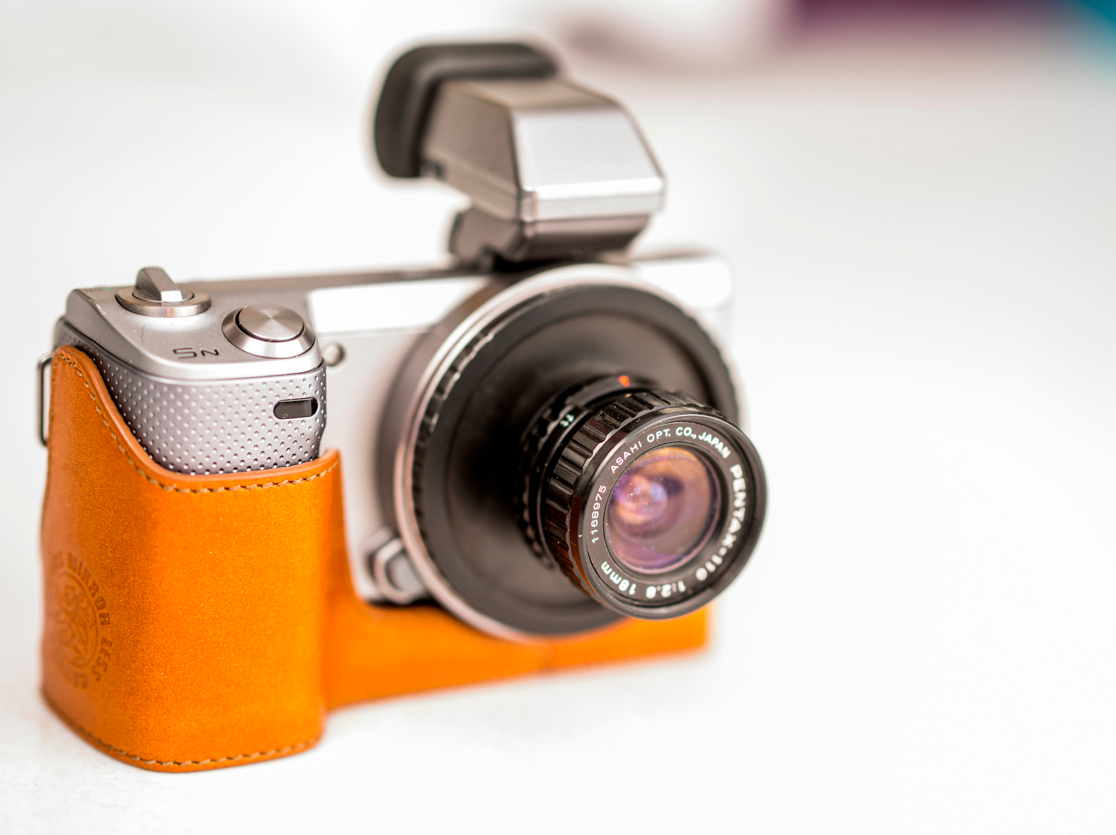 Lente Pentax 110 en cámara sin espejo Sony NEX-5N