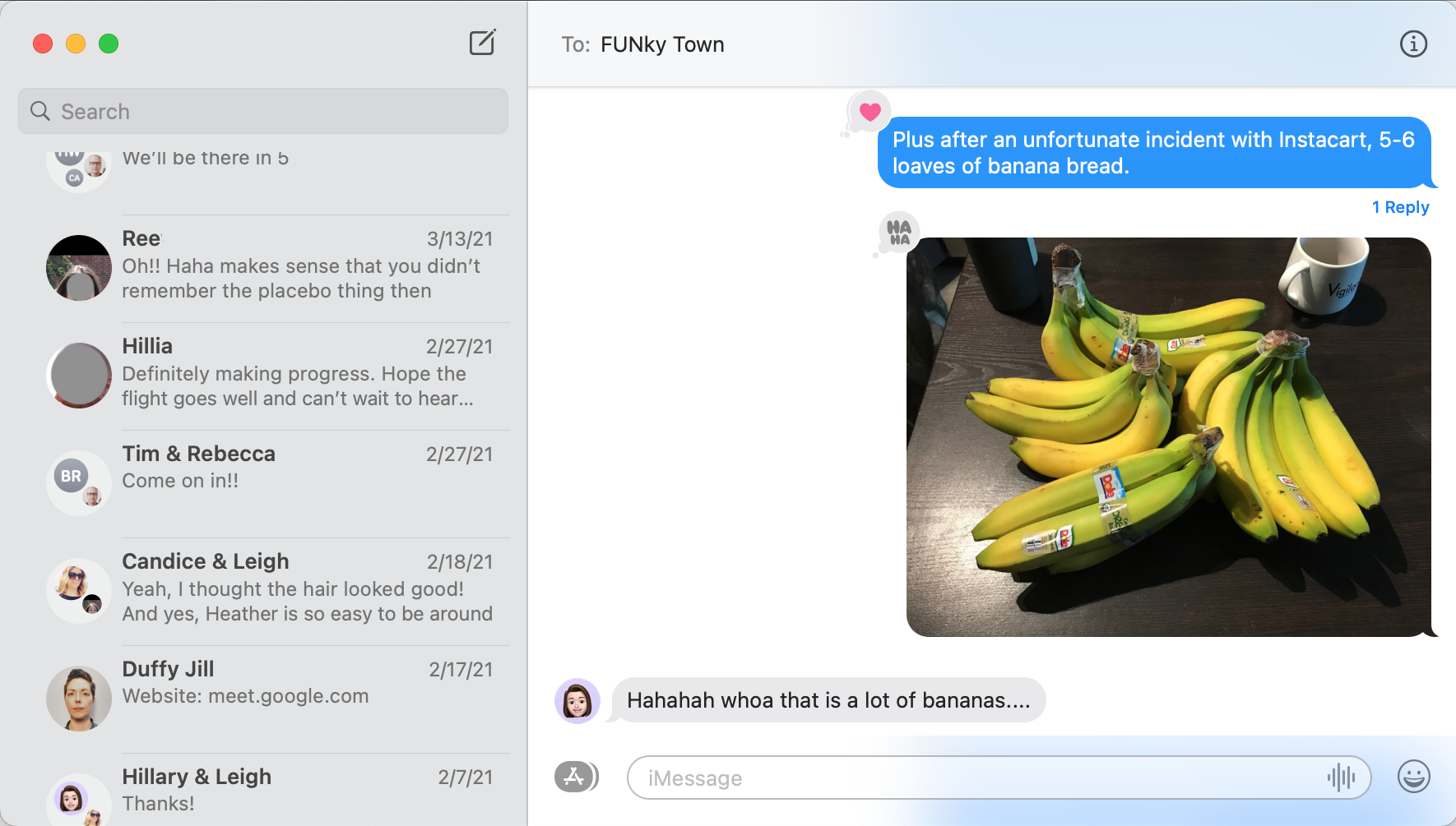 Chat de iMessage de Apple con una foto de plátanos