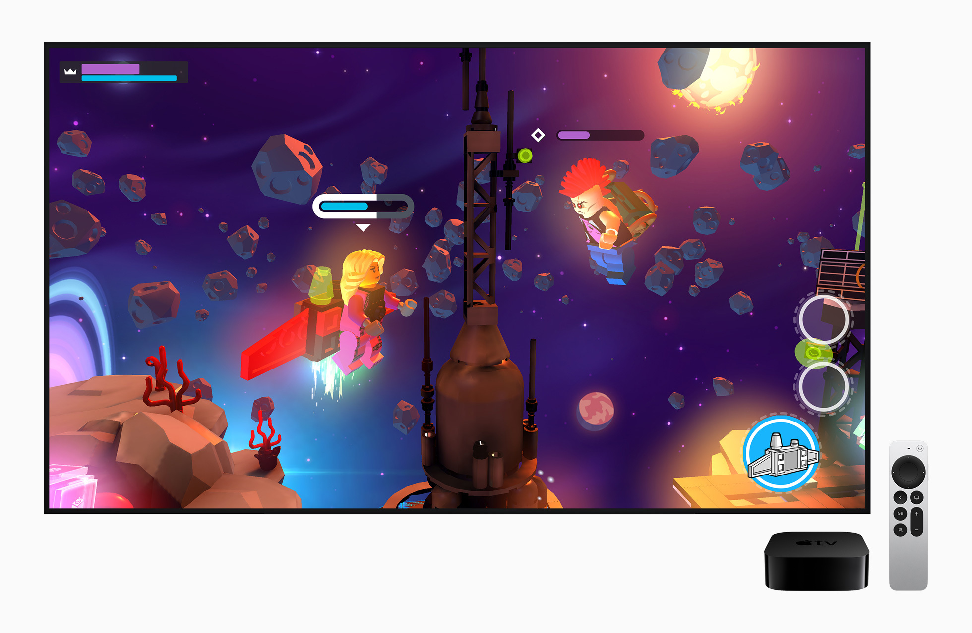 Apple TV 4K y control remoto frente a un televisor que muestra un juego móvil