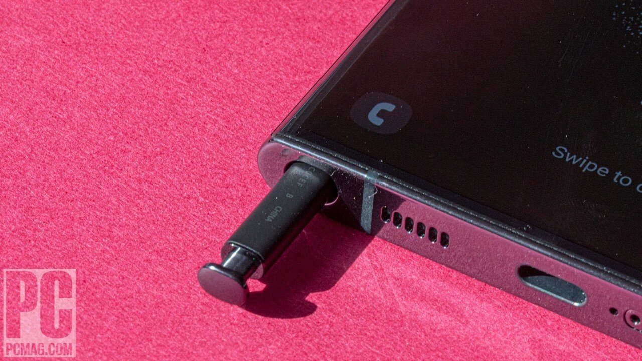 Samsung Galaxy S22 Ultra con S Pen